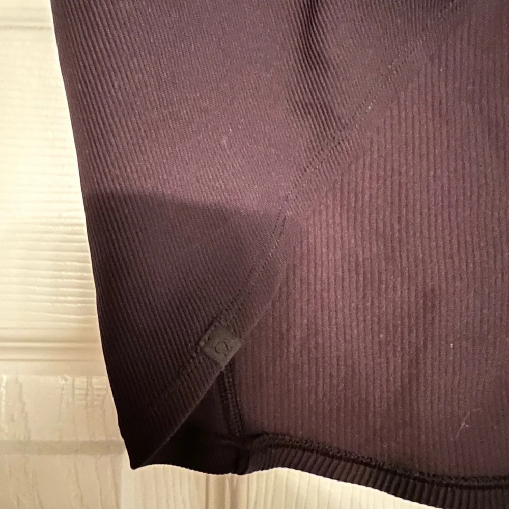 Lululemon twist back crop top - Picture 3 of 5